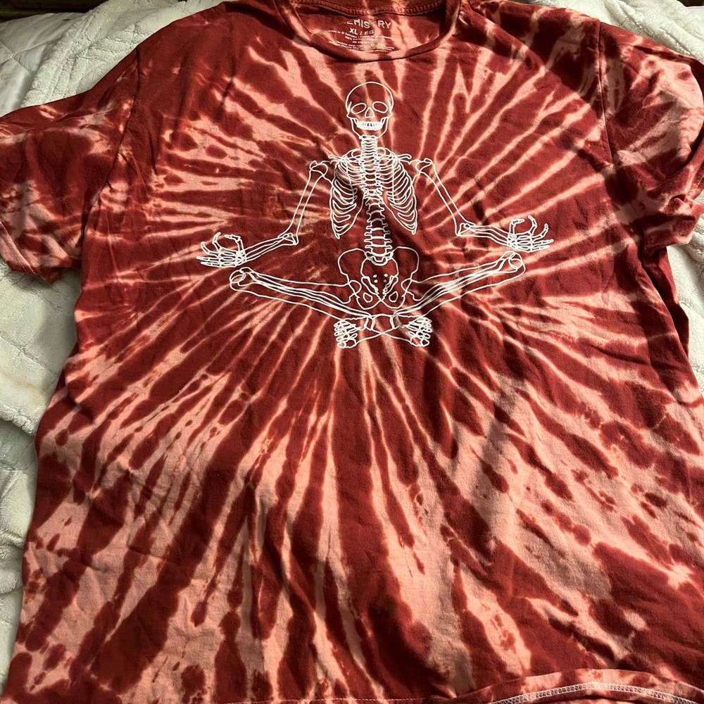 Tie dye skeleton in the color orange size X-Large